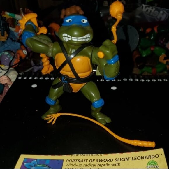Sword Slicin Leonardo TMNT Teenage Mutant Ninja Turtles Complete with File Card - Picture 1 of 3